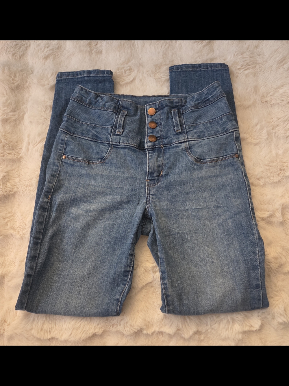 Refuge High-Rise Triple-Button Blue Jeans Size 6